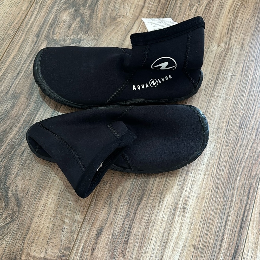Aqua lung dive booties